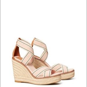 MAKE AN OFFER🥰 pink stripe Tory Burch wedges💖